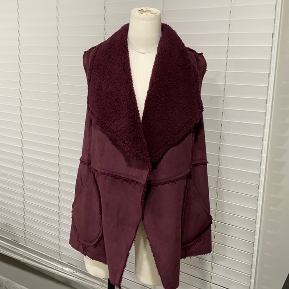 NWT CASLON Plum Burgundy Faux Shearling Suede Vest Size SMALL - Picture 2 of 13